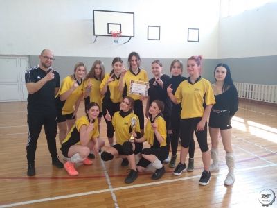 Zwycięstwo w Półfinale Powiatowym Siatkówki Dziewcząt