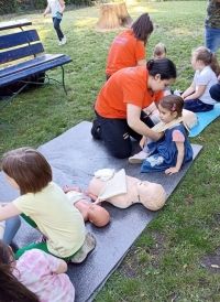 Edukacja ratownicza od najmłodszych lat- pokazy pierwszej pomocy w Przedszkolu Miejskim Nr 1